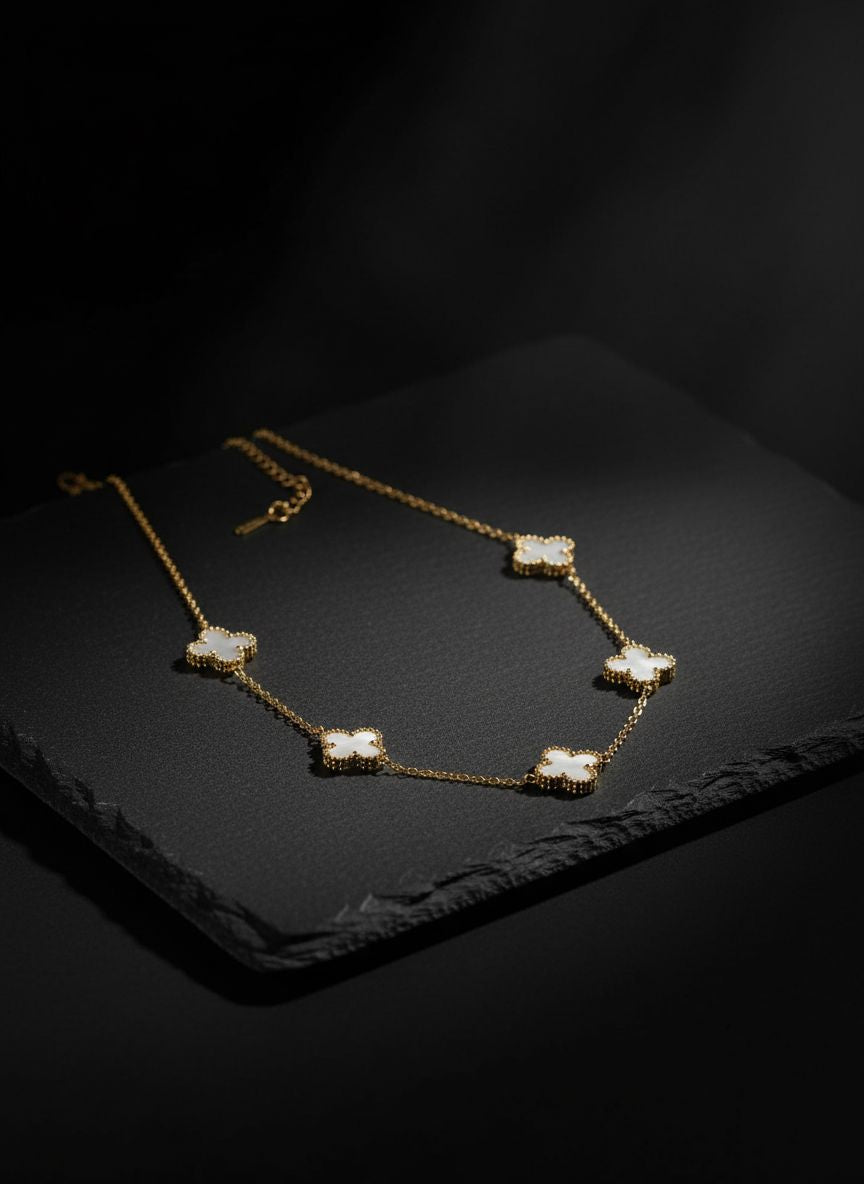 ✨ Collar Trébol Blanco Real