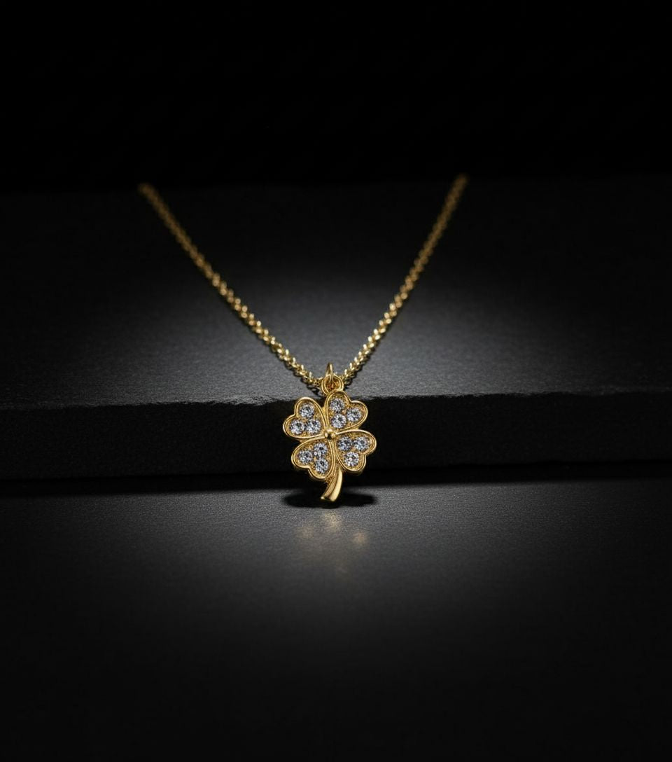 ✨ Collar Trébol Brillante